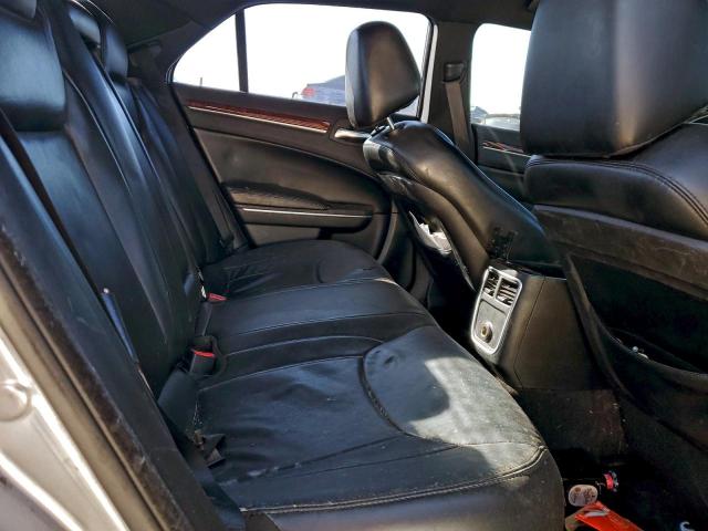 Chrysler 300 Image 10