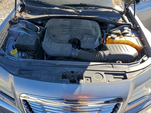 Chrysler 300 Image 9