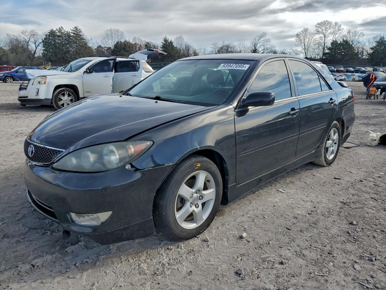 Toyota Camry Le Image 1