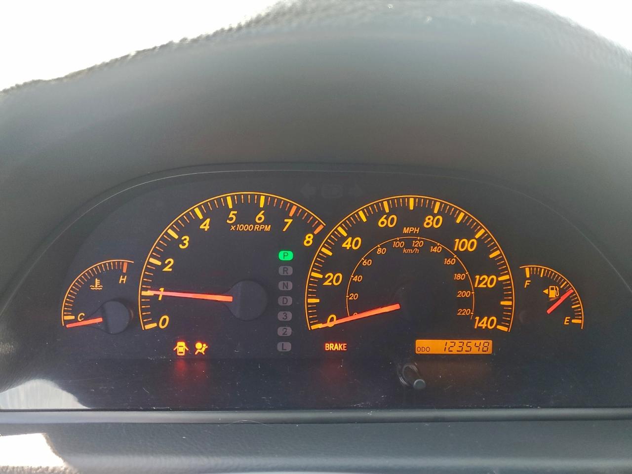 Toyota Camry Le Image 13