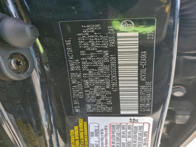 Toyota Camry Le Image 10