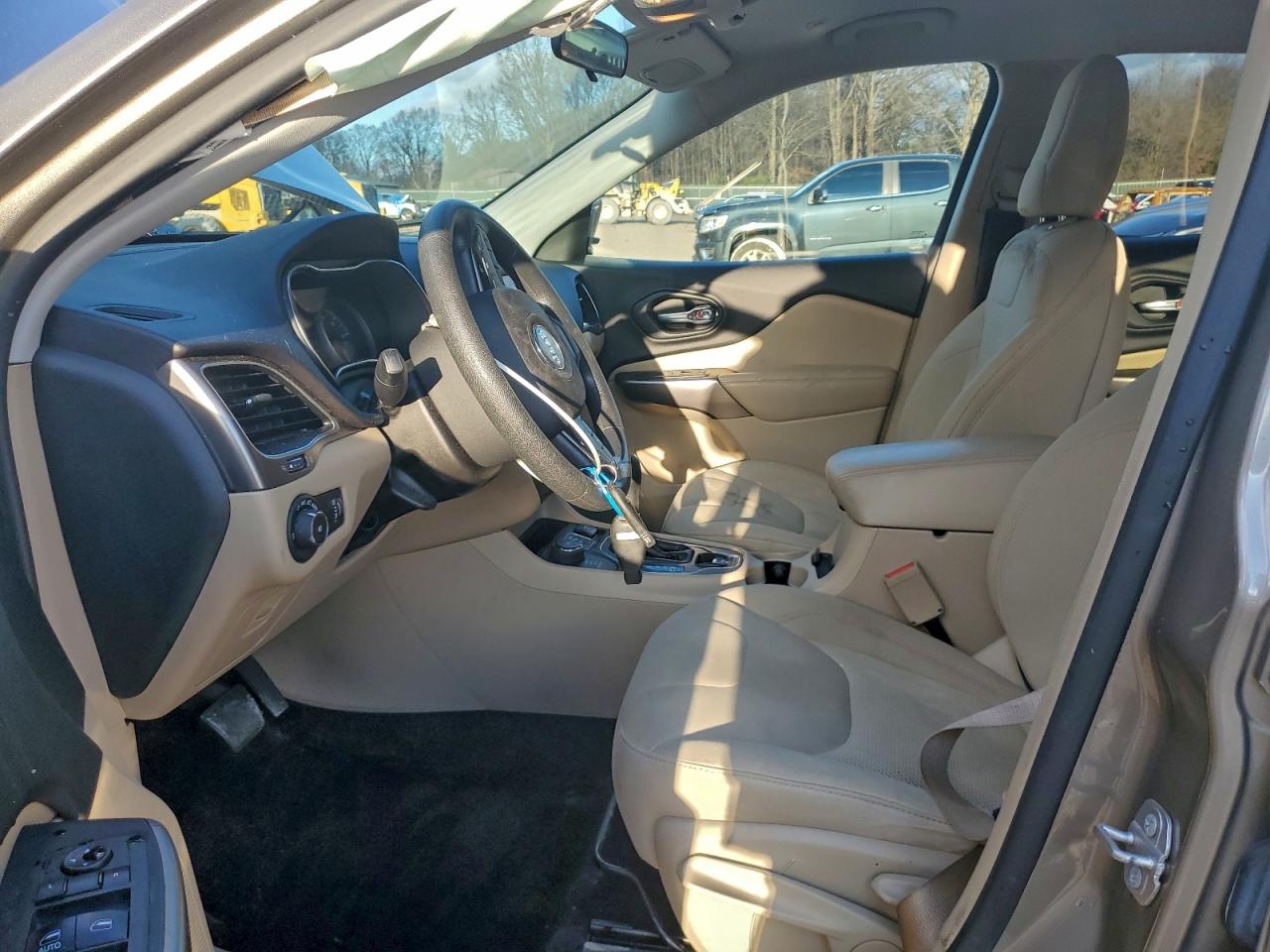 Jeep Grand Cherokee Latitude Image 6