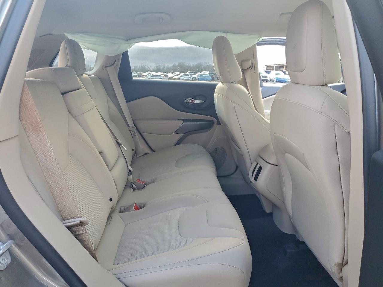 Jeep Grand Cherokee Latitude Image 12