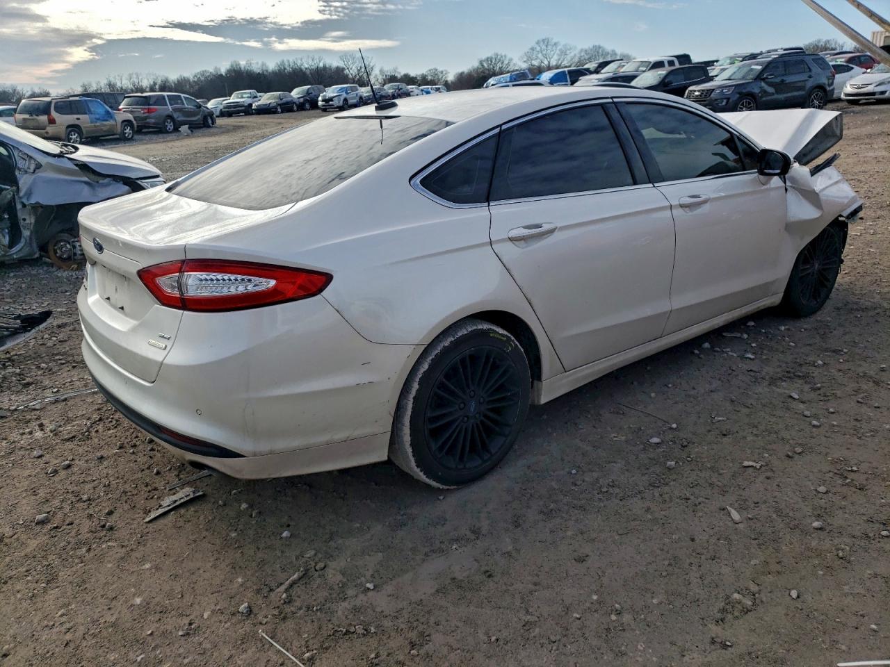 Ford Fusion Se Image 3