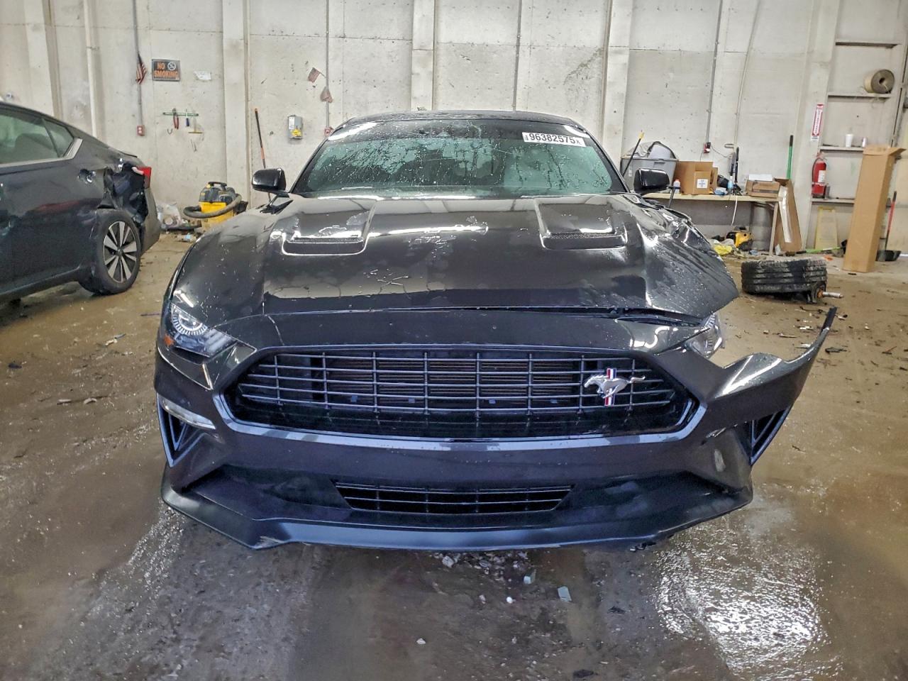 Ford Mustang Image 13