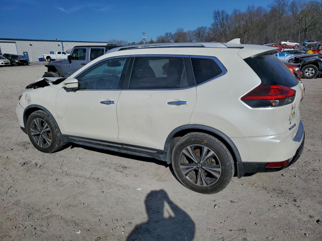 Nissan Rogue S Image 2