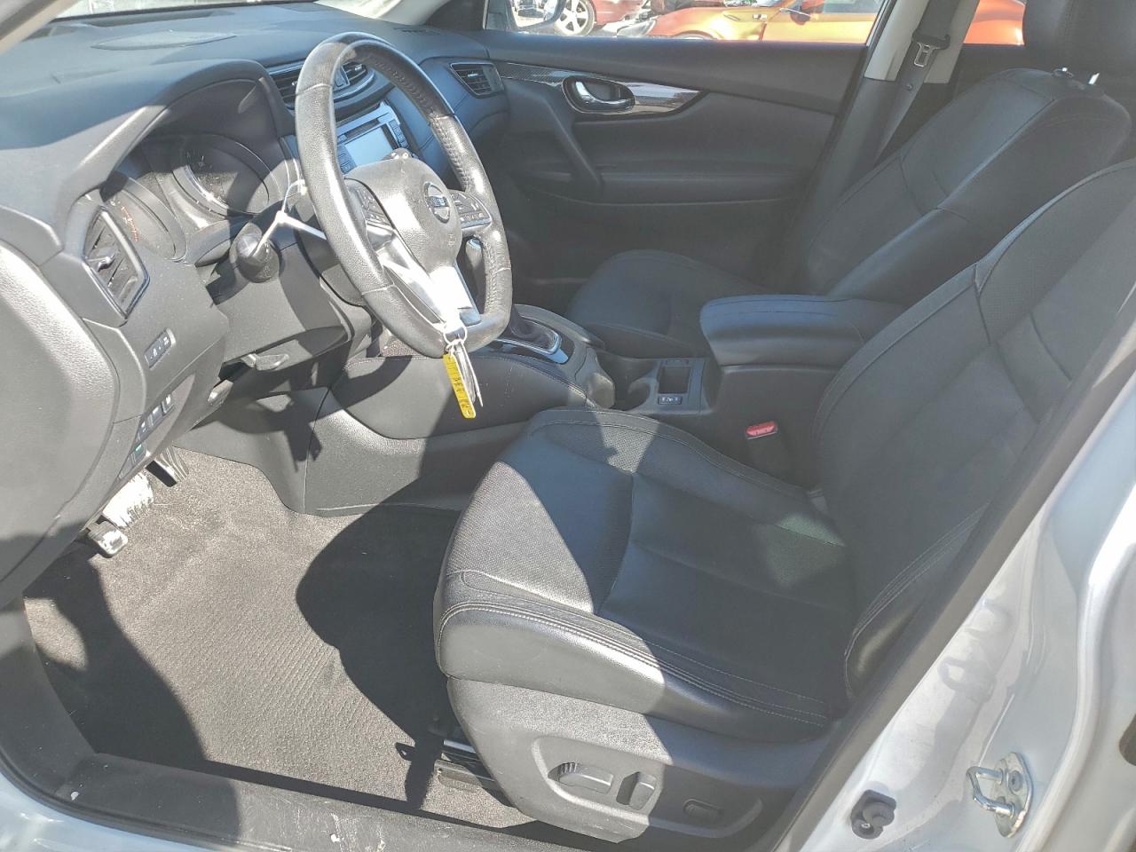 Nissan Rogue S Image 7