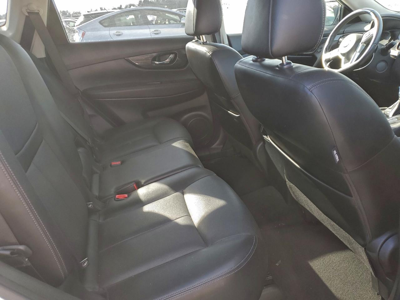 Nissan Rogue S Image 11