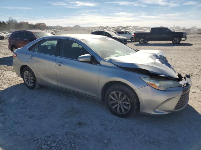 Toyota Camry Le Image 2