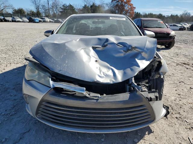 Toyota Camry Le Image 7