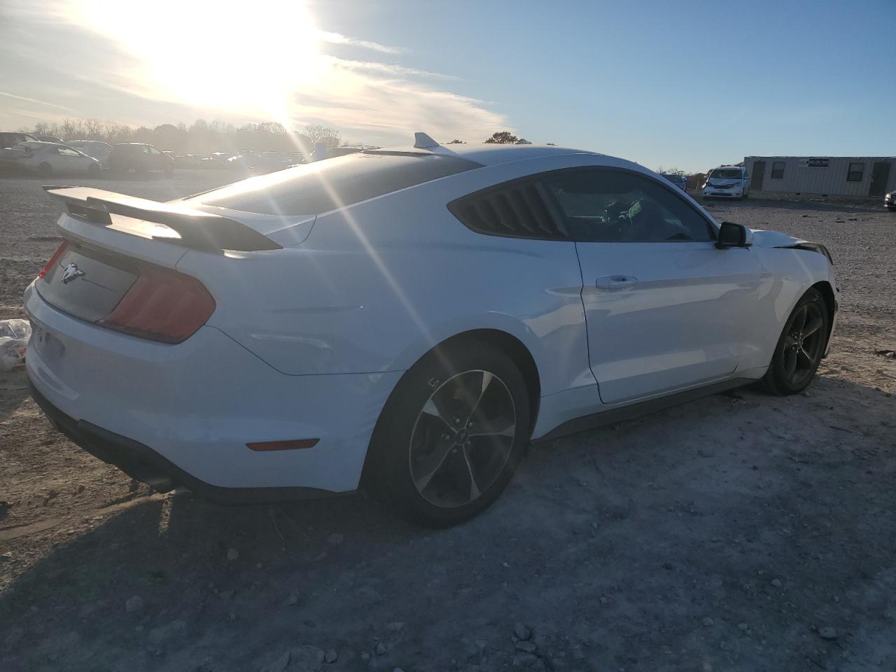 Ford Mustang Image 3