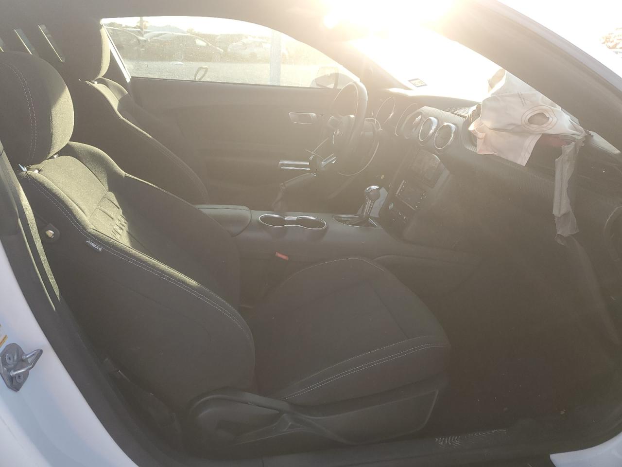 Ford Mustang Image 7