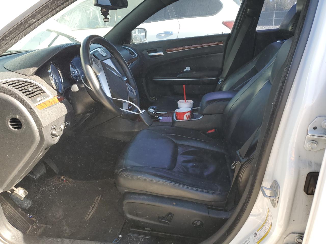 Chrysler 300 Image 5