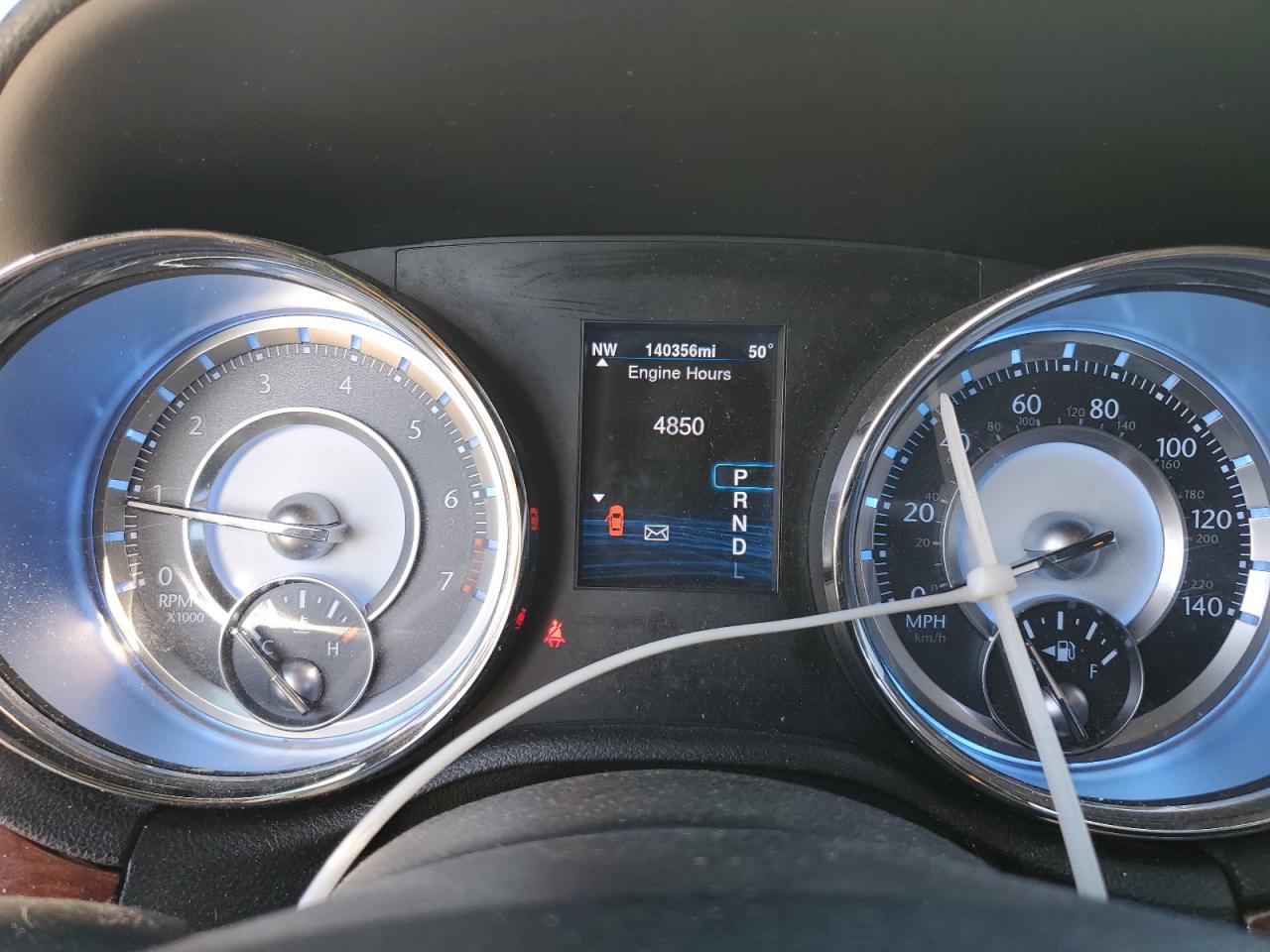 Chrysler 300 Image 9