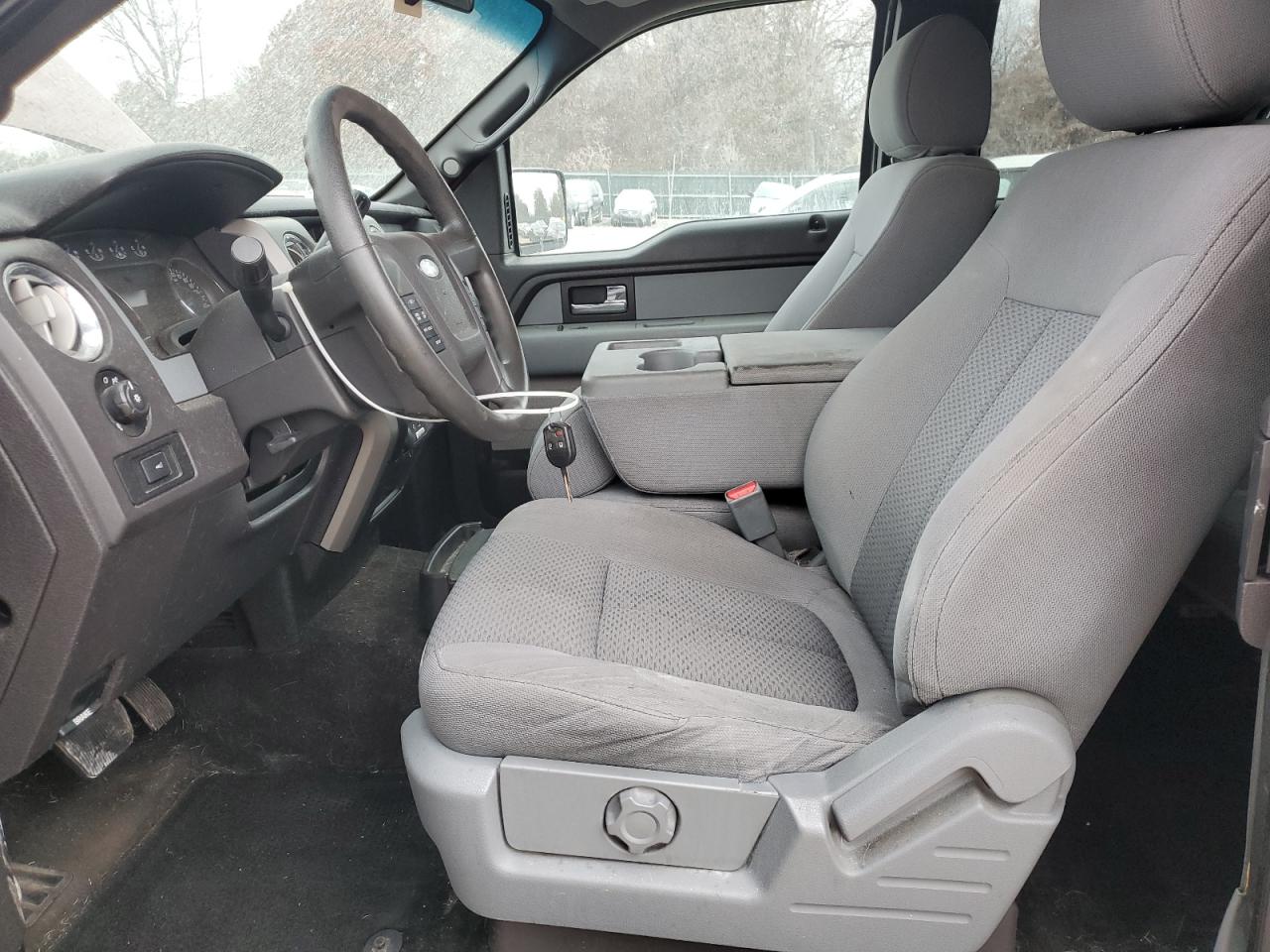 Ford F-150 Super Cab Image 11