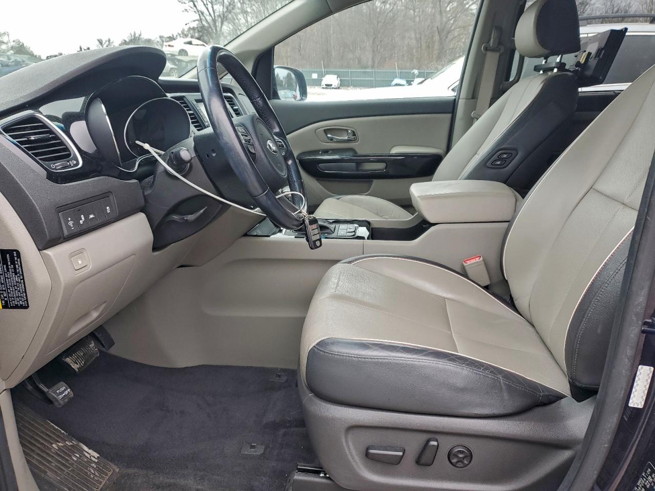 Kia Sedona Ex Image 2