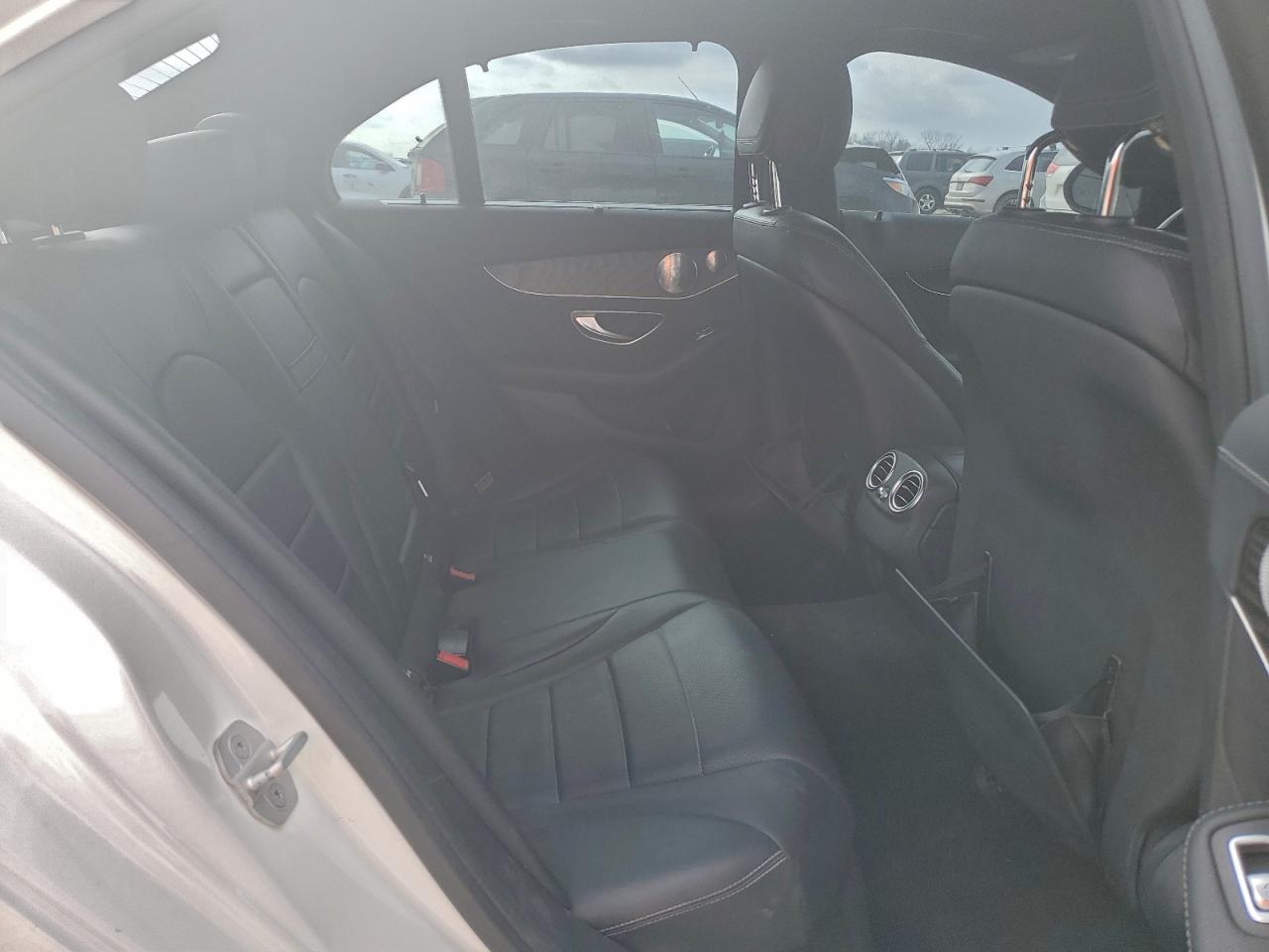 Mercedes-Benz C-Class 300 4matic Image 10