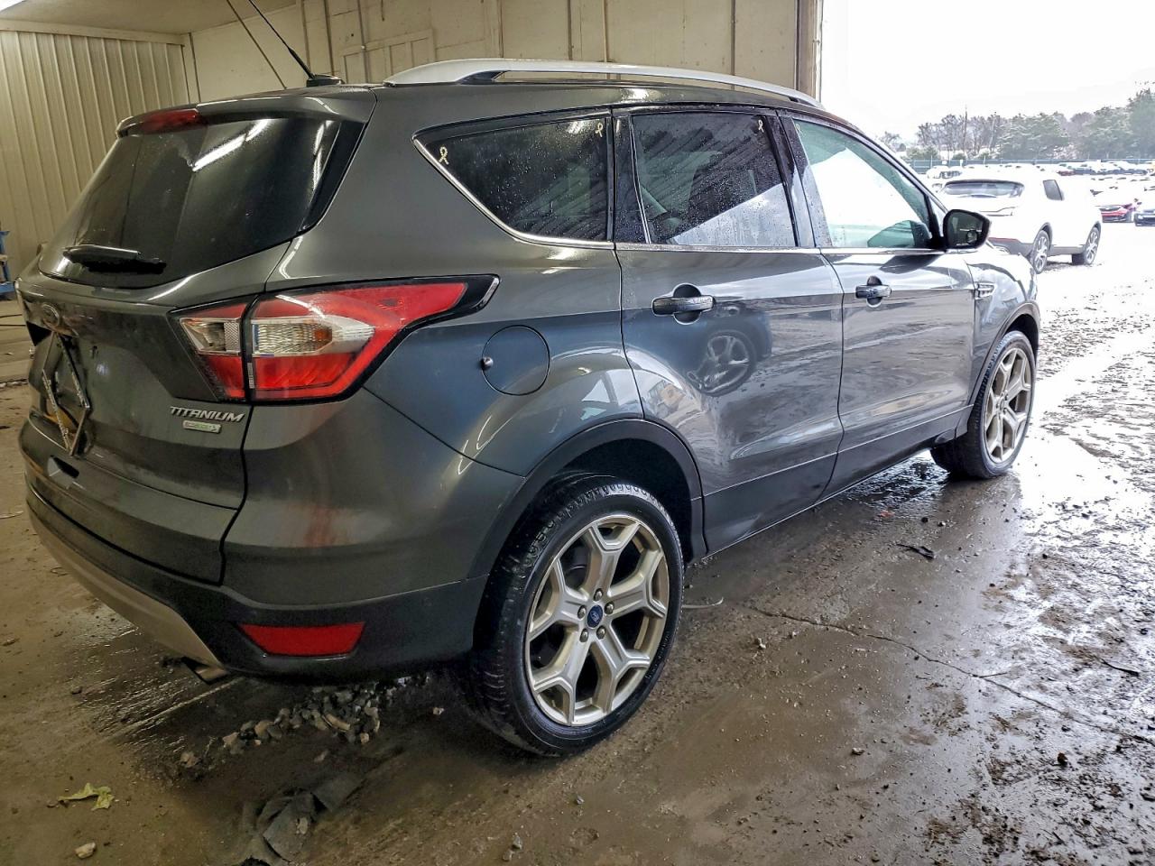Ford Escape Titanium Image 4
