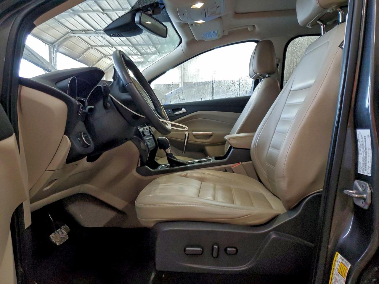 Ford Escape Titanium Image 12