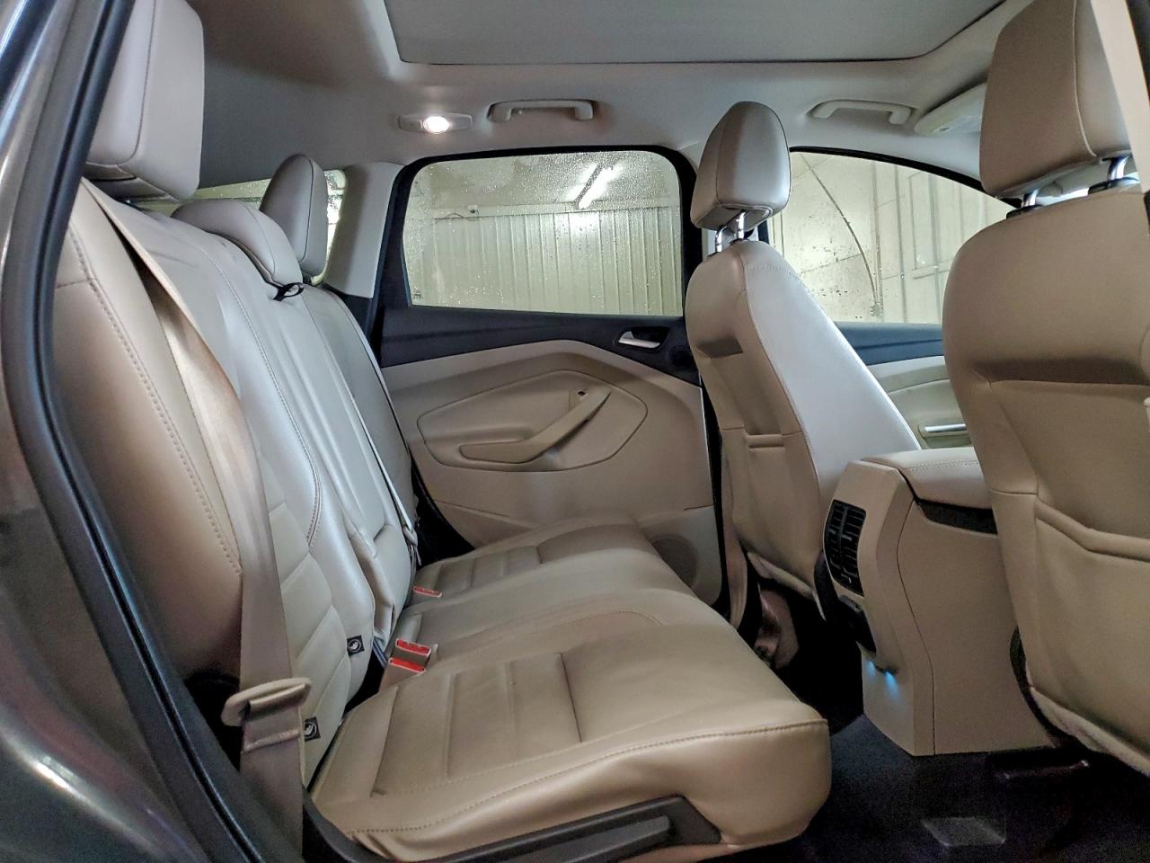 Ford Escape Titanium Image 10