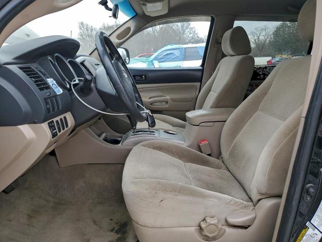 Toyota Tacoma Double Cab Prerunner Image 8