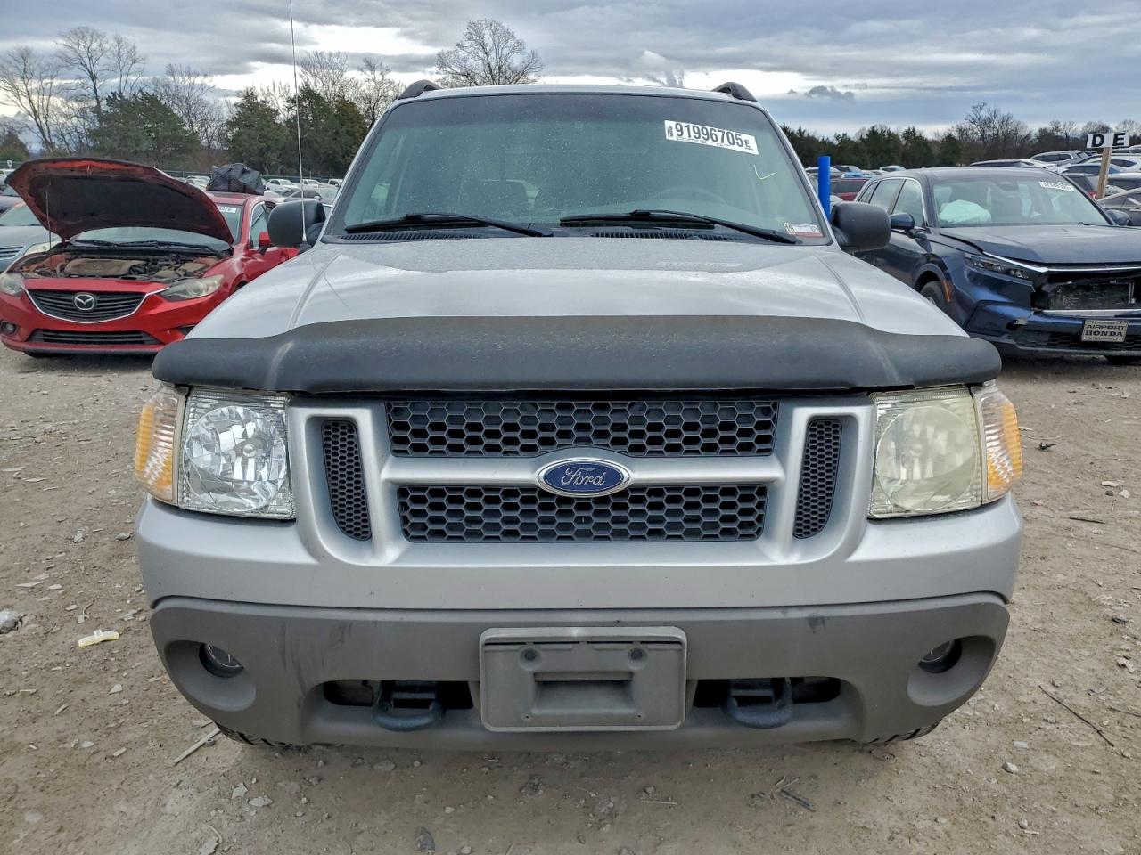 Ford Explorer Image 3