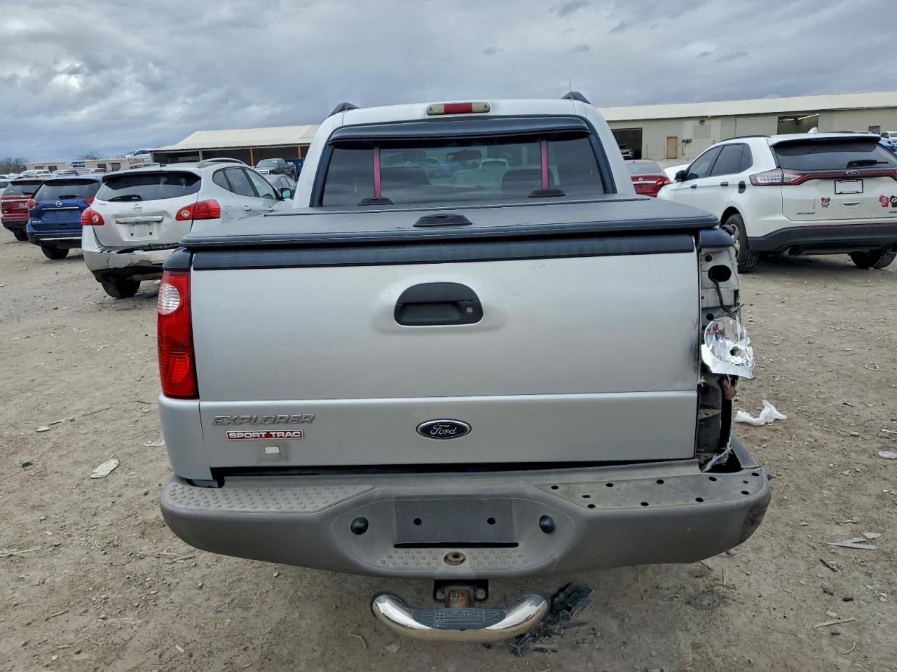 Ford Explorer Image 5