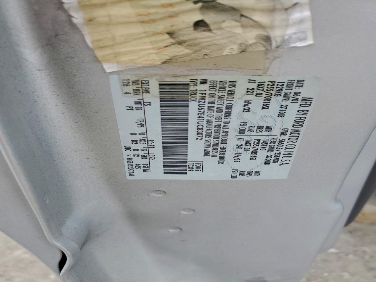 Ford Explorer Image 13