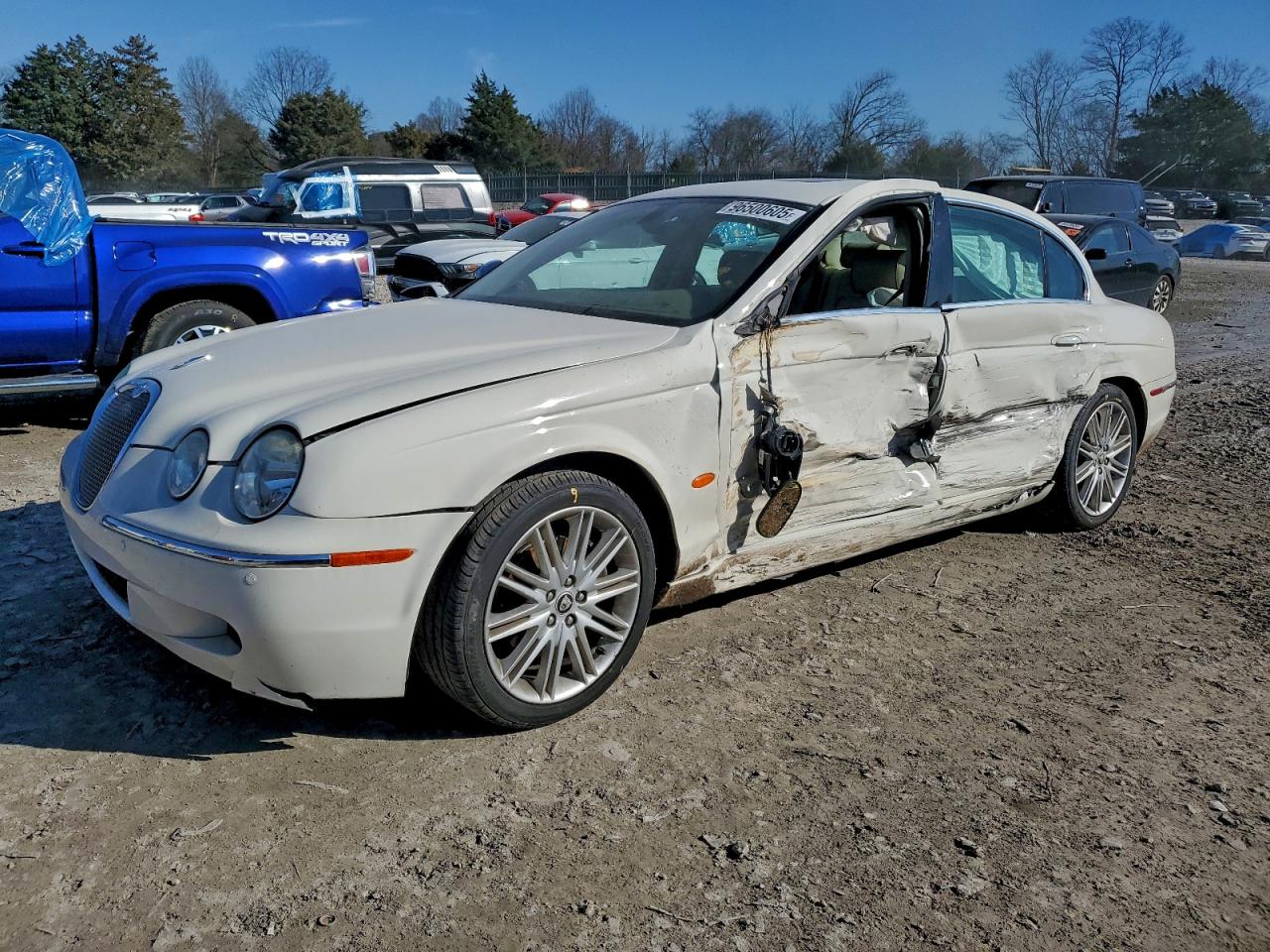 Jaguar S-Type Image 1