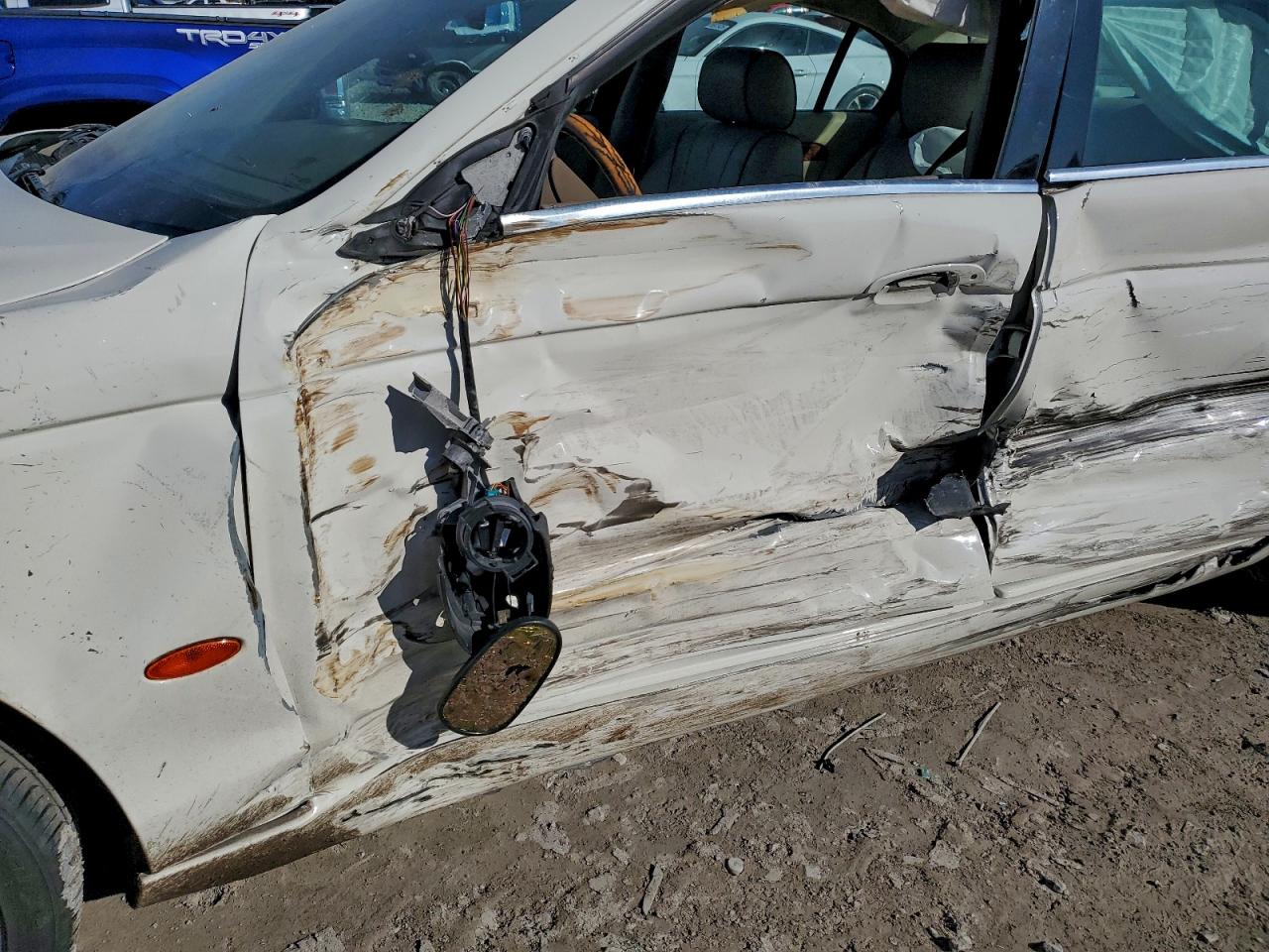 Jaguar S-Type Image 11