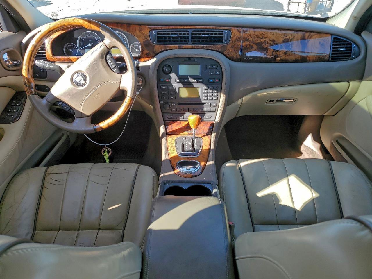 Jaguar S-Type Image 8