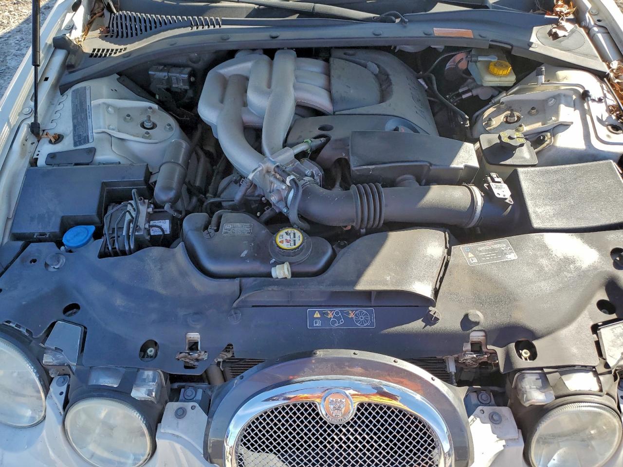 Jaguar S-Type Image 2