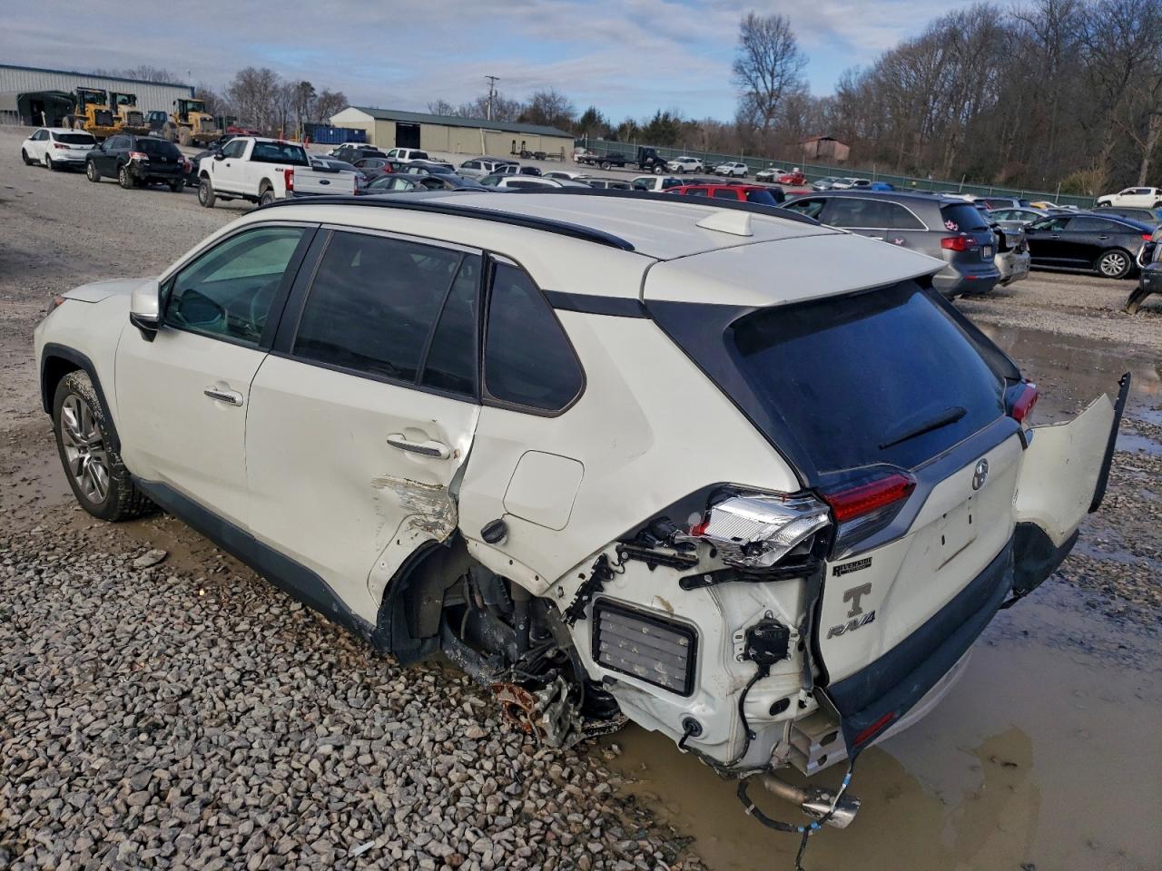 Toyota RAV4 Limited Image 10