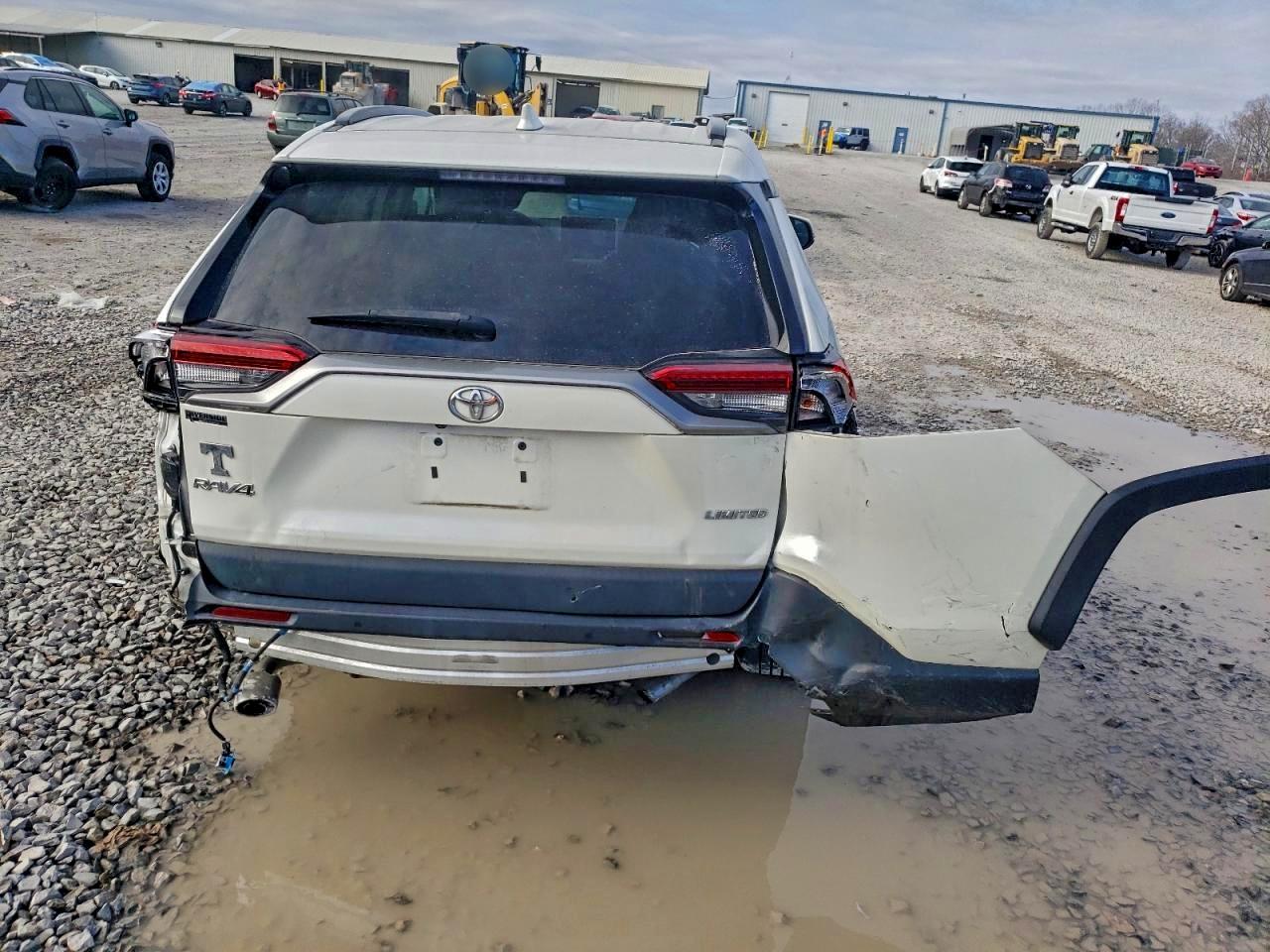 Toyota RAV4 Limited Image 13