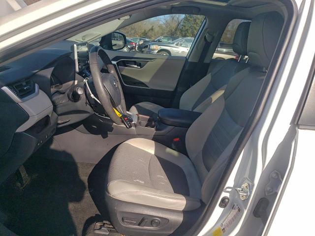 Toyota RAV4 Limited Image 8