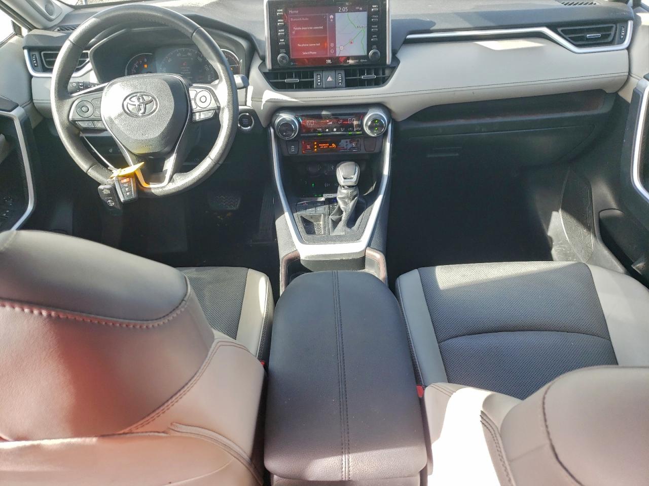 Toyota RAV4 Limited Image 2