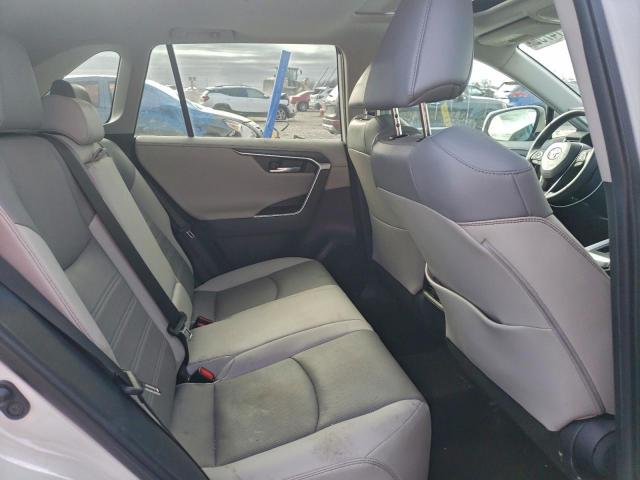 Toyota RAV4 Limited Image 9