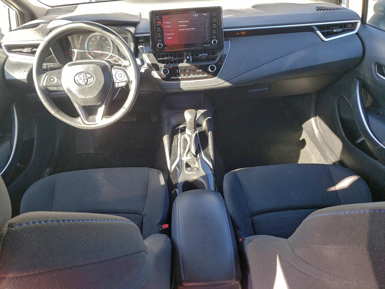 Toyota Corolla Se Image 8