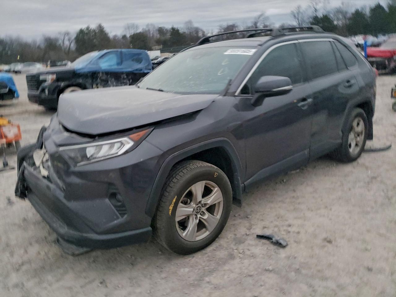 Toyota RAV4 Xle Image 1