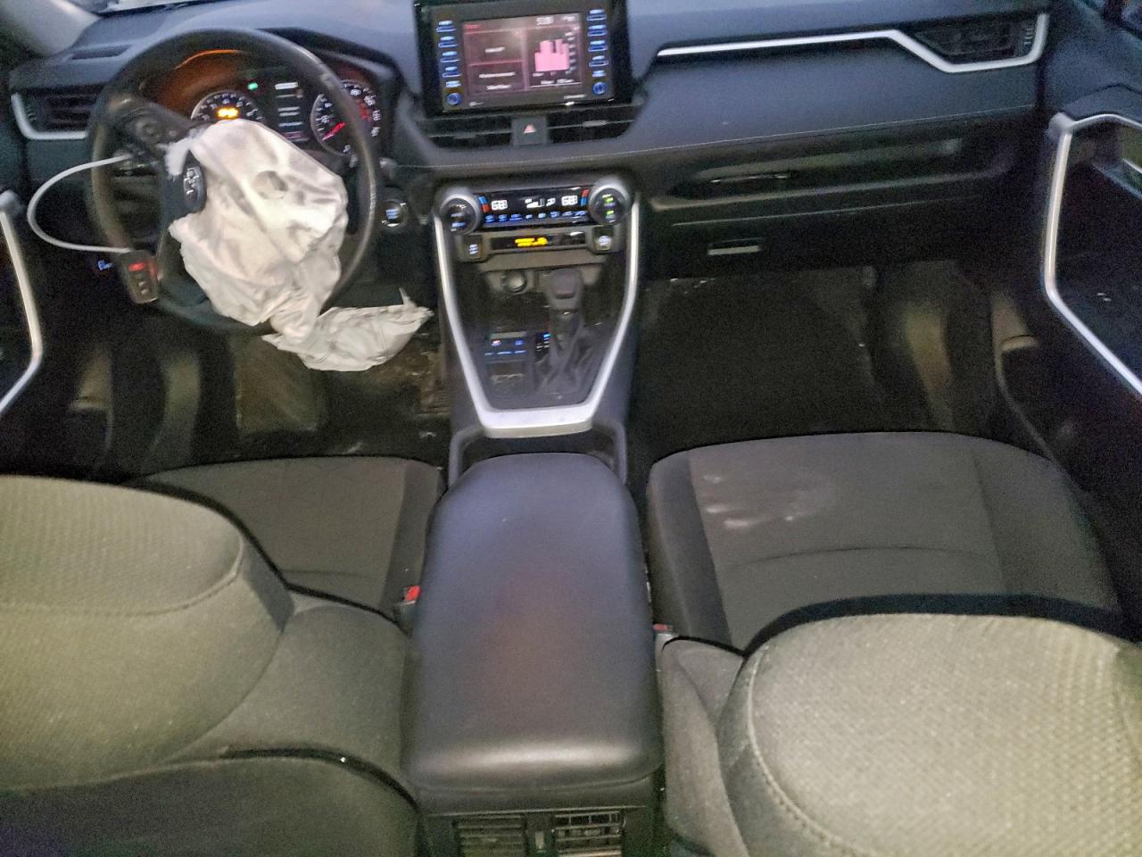 Toyota RAV4 Xle Image 10