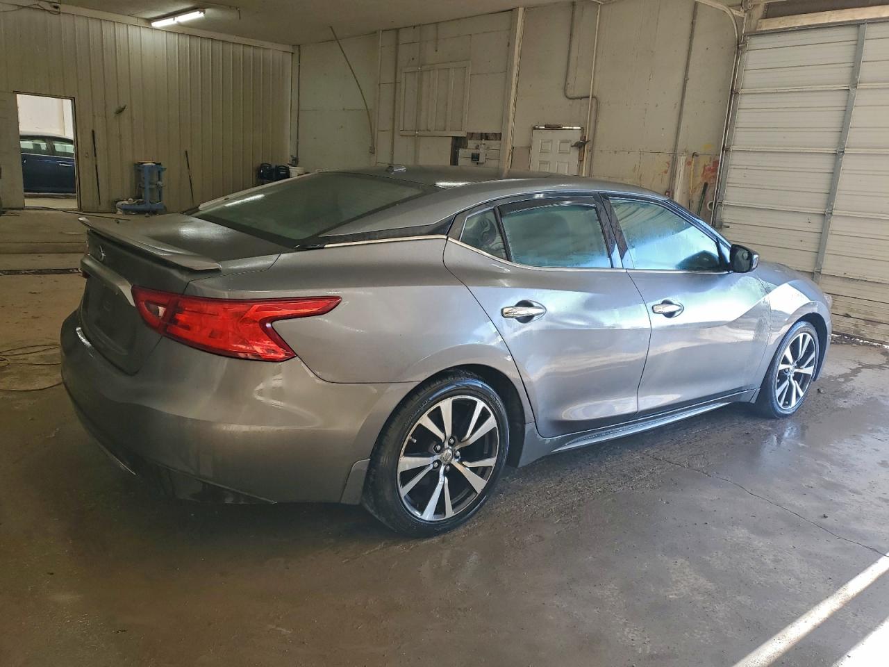 Nissan Maxima 3.5s Image 7