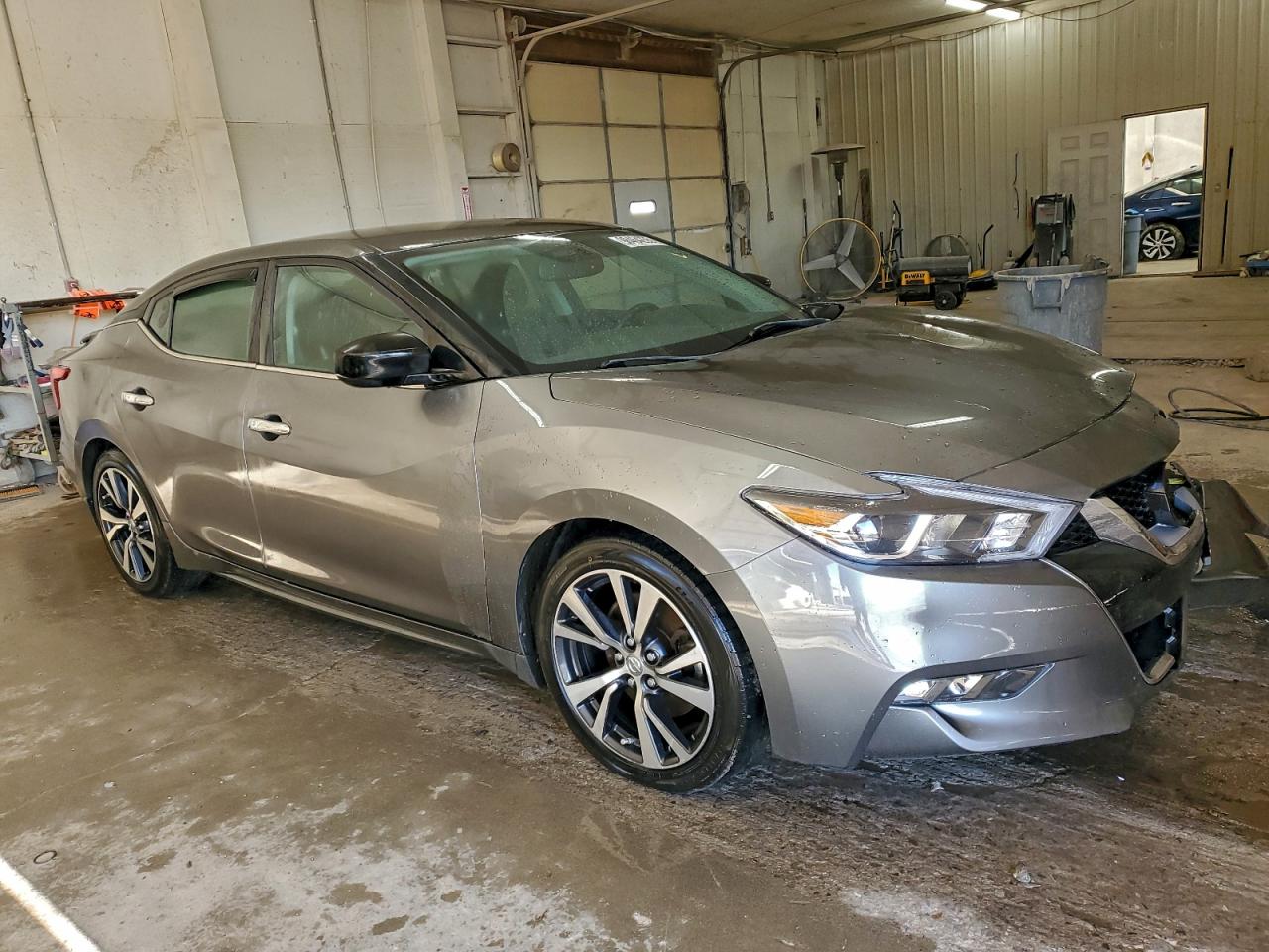 Nissan Maxima 3.5s Image 4