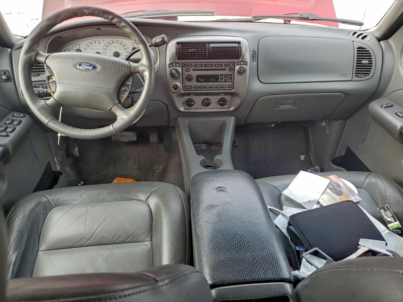 Ford Explorer Image 4