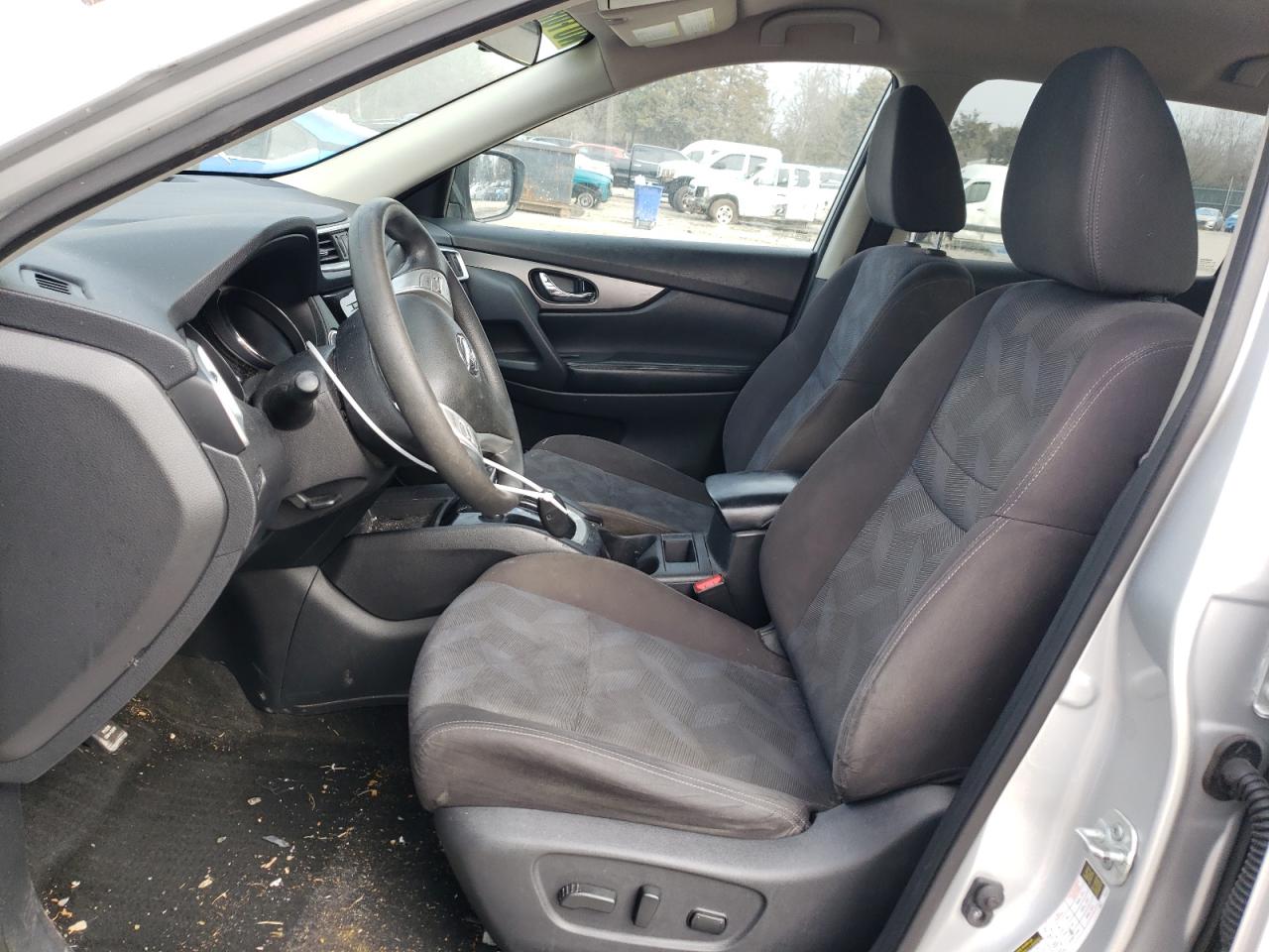 Nissan Rogue S Image 5