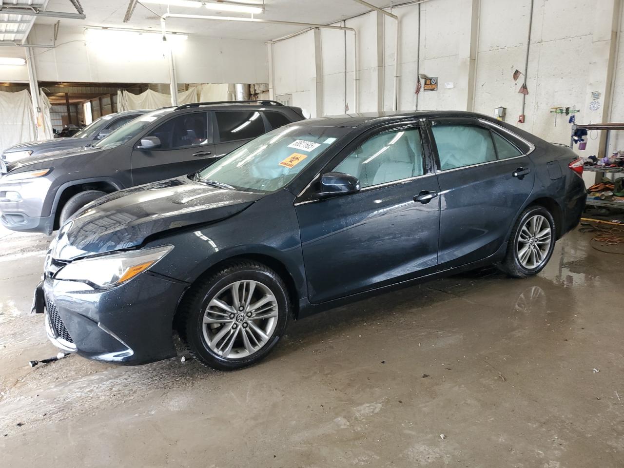 Toyota Camry Le Image 1