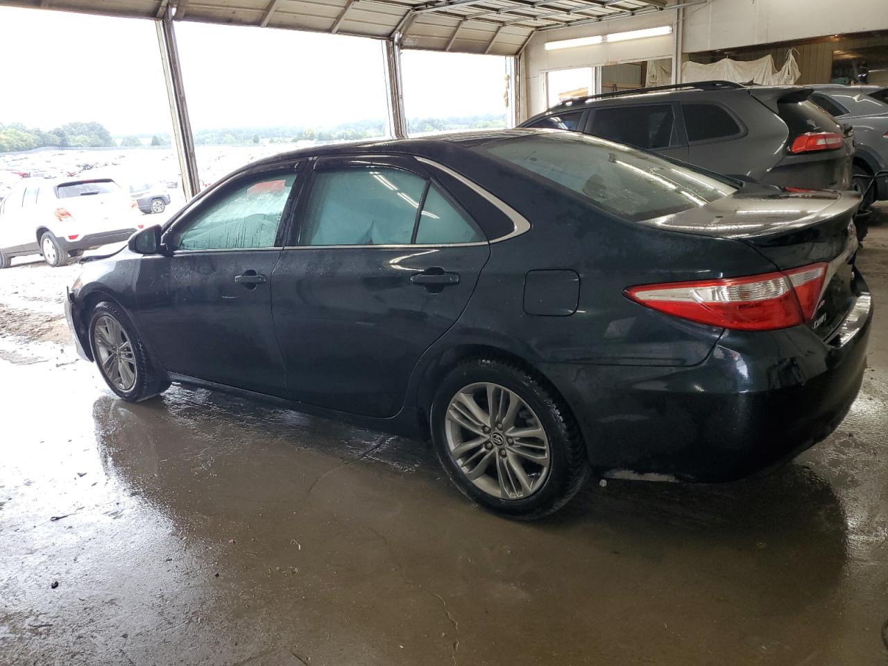 Toyota Camry Le Image 3