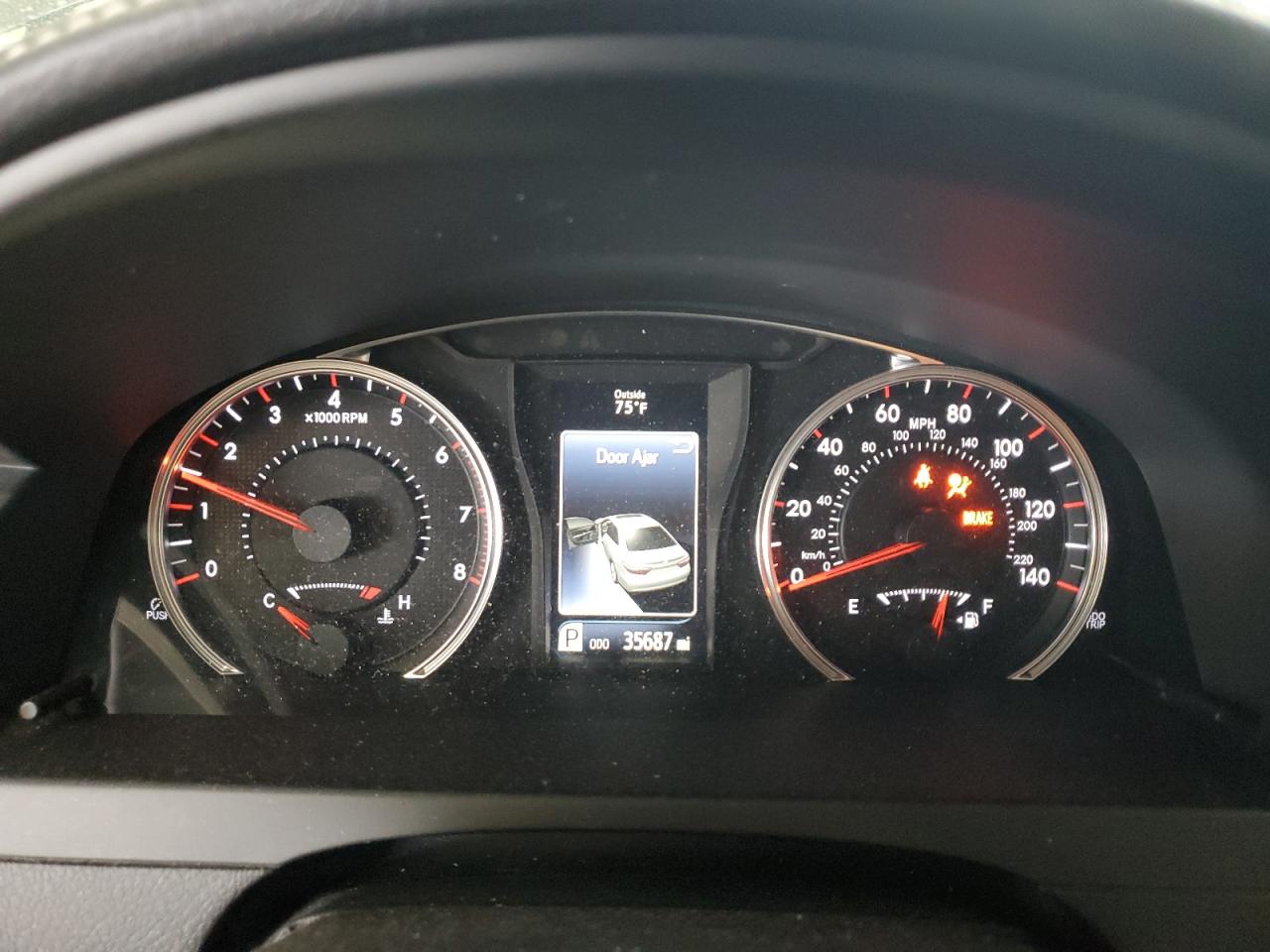 Toyota Camry Le Image 5