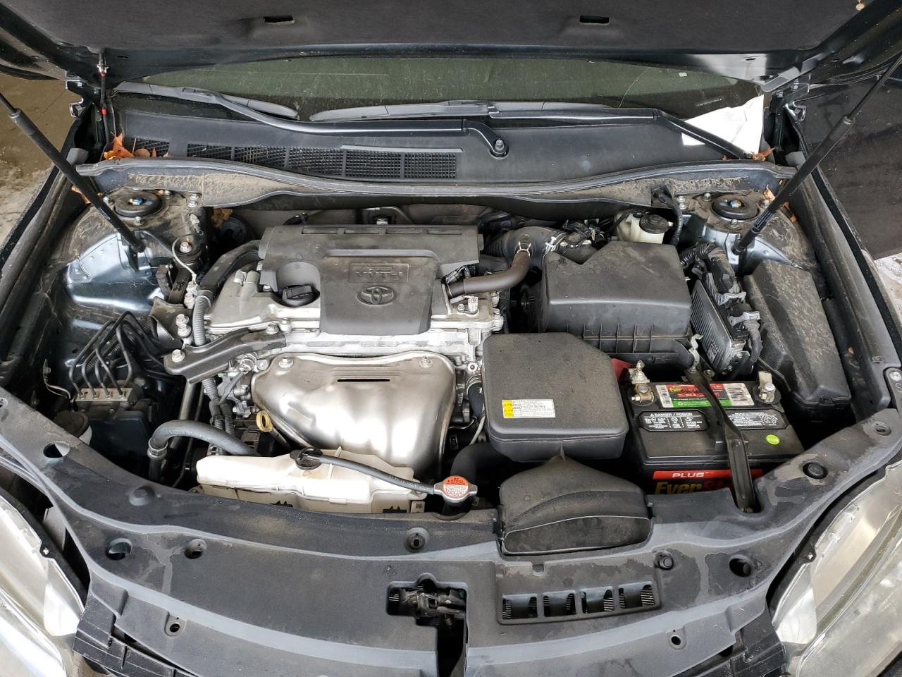 Toyota Camry Le Image 12