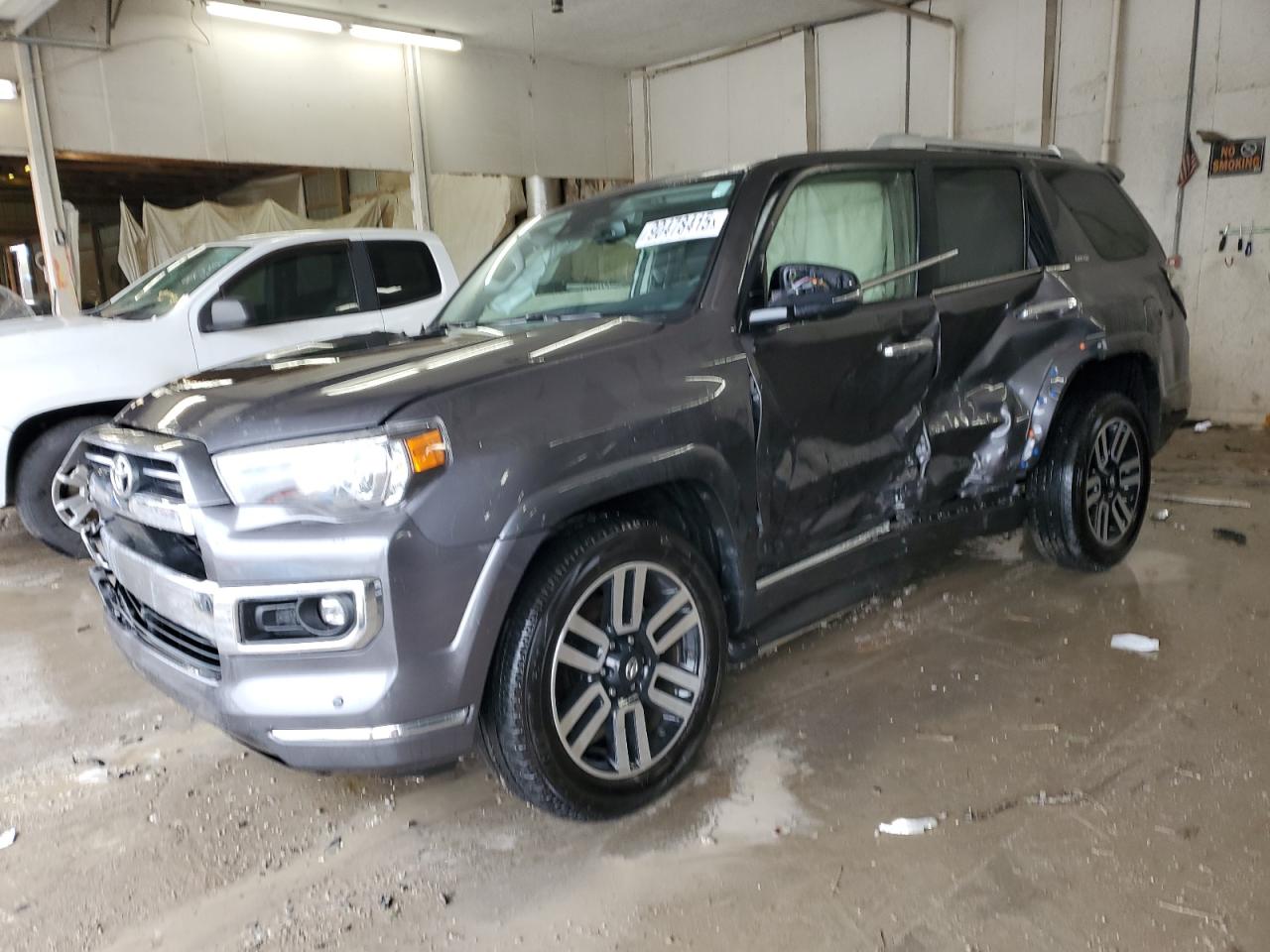 Toyota 4Runner Limited Image 1