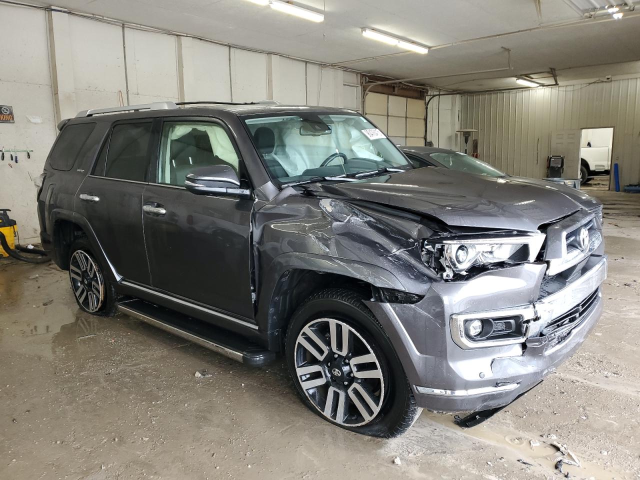Toyota 4Runner Limited Image 14